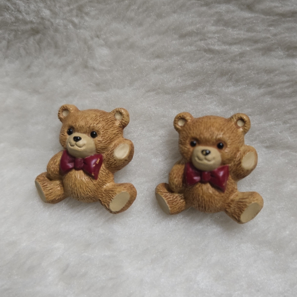 Hallmark 1984 Vintage Waving Teddy Hard Plastic Broach Pins (2) GUC